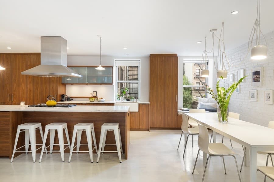 211 East 3rd Street, 3R — Rental — photo 1